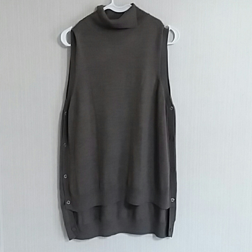 The Limited Sleeveless Turtleneck Sweater